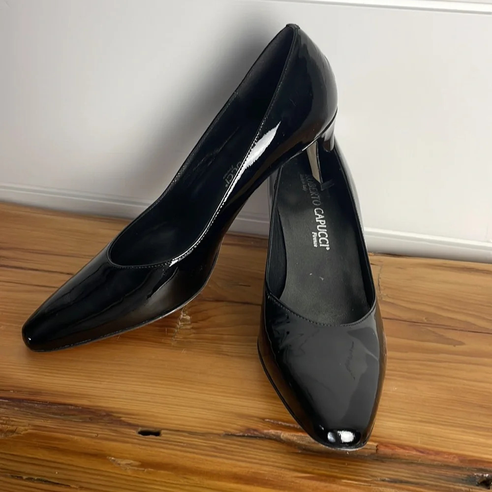 Roberto Capucci Black Patent Leather Heels Shoes Size 6.5 AA Made in Italy‎
